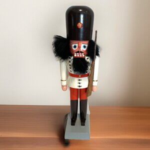 Vintage Erzgebirgische Volkskunst Nutcracker Soldier With Rifle 12" Germany